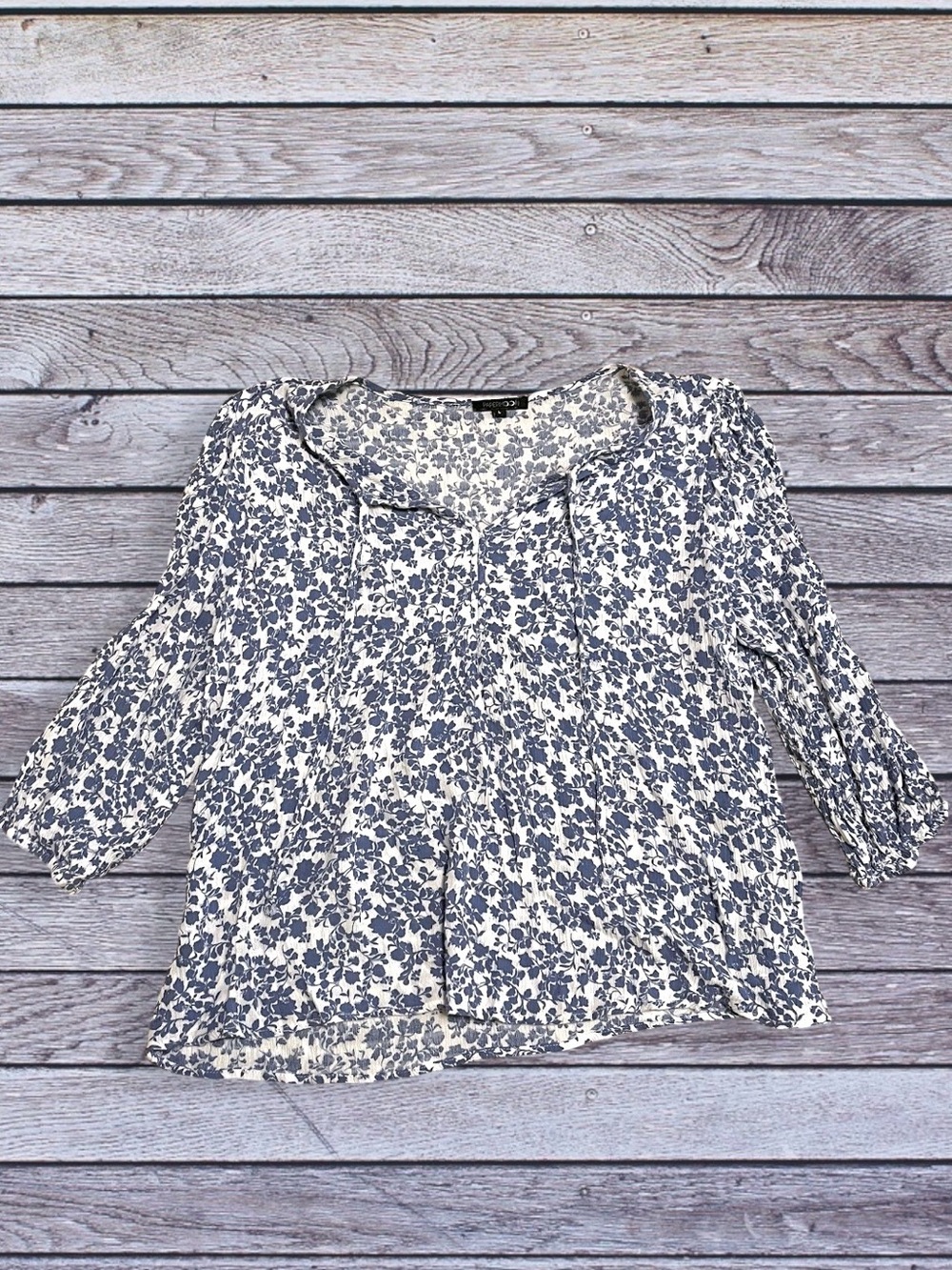 Papermoon White and Blue Floral Tie-Neck Blouse Large